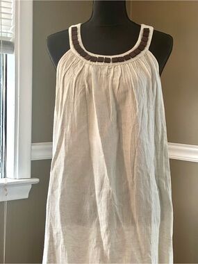 Mlle Gabrielle Cream Sleeveless Midi Dress with Brown wood square Trim
